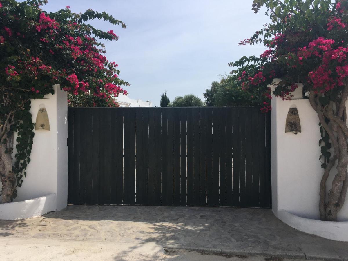 Casas La Pequena Lulu Guest House ลอสกาญอสเดเมกา ภายนอก รูปภาพ