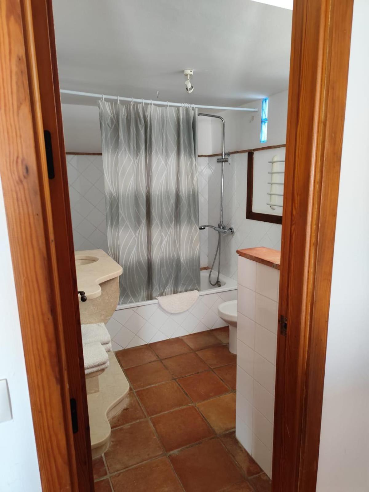 Casas La Pequena Lulu Guest House ลอสกาญอสเดเมกา ภายนอก รูปภาพ