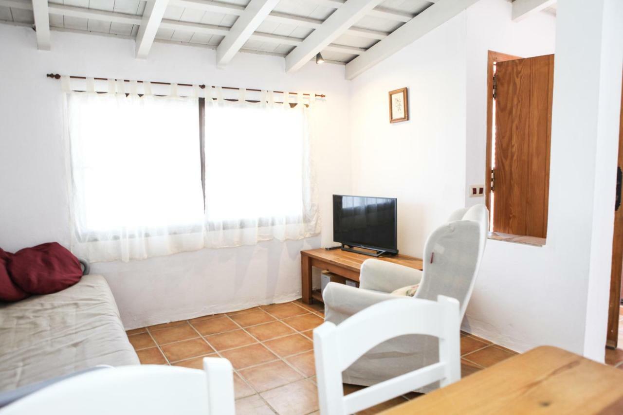 Casas La Pequena Lulu Guest House ลอสกาญอสเดเมกา ภายนอก รูปภาพ